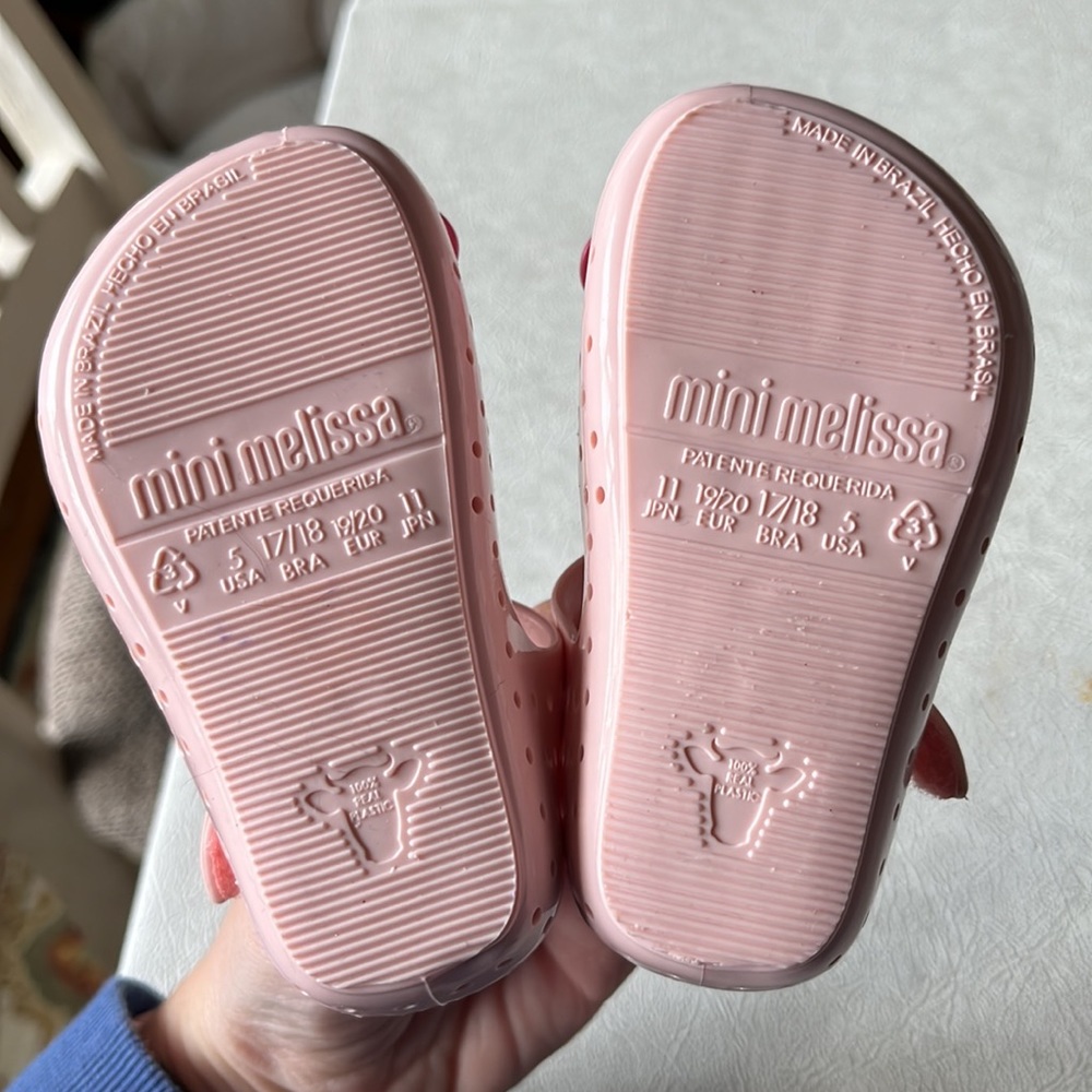 Mini Melissa shoes size 5 NWOT - Picture 2 of 2